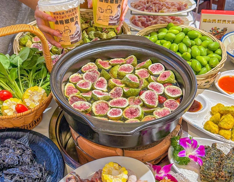 潮山鸡·鲜鸡火锅(梅林店) - 深圳市旅游 1