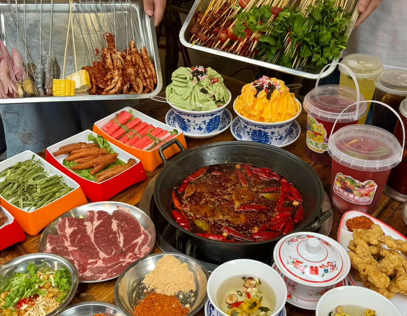 义学巷火锅串串(春熙路香槟广场店) - 成都市旅游 1