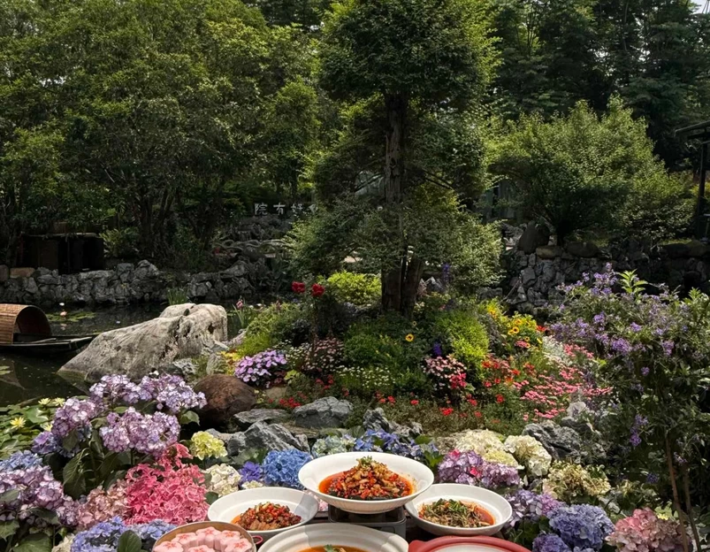 麓溪小院·森系花园餐厅(梅溪湖店) - 长沙市旅游 1