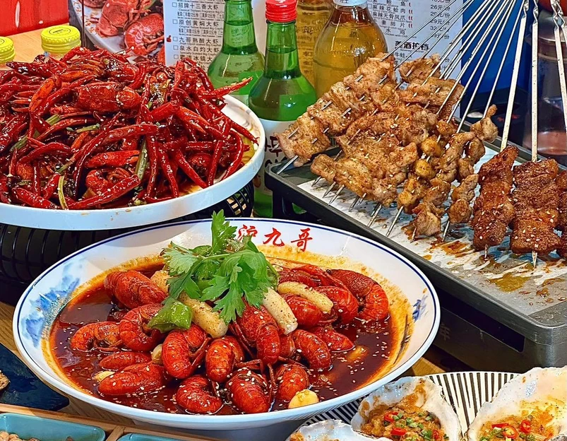 沪九哥·小龙虾烧烤川湘菜(共康店) - 上海市旅游 1