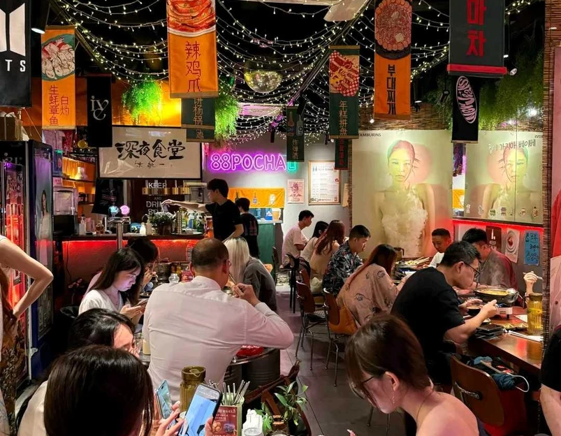 上海展览中心-东北广场 - 上海市旅游 1