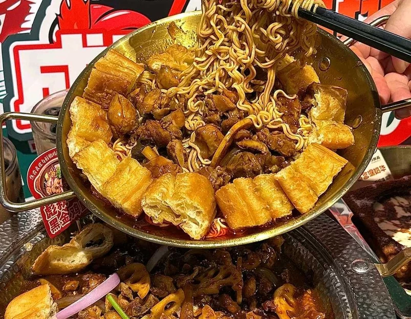 华旗国际购物中心 - 西安市旅游 1