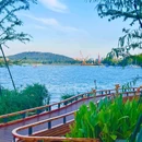 平湖珞樱观湖平台 - 武汉市旅游 缩略图 1