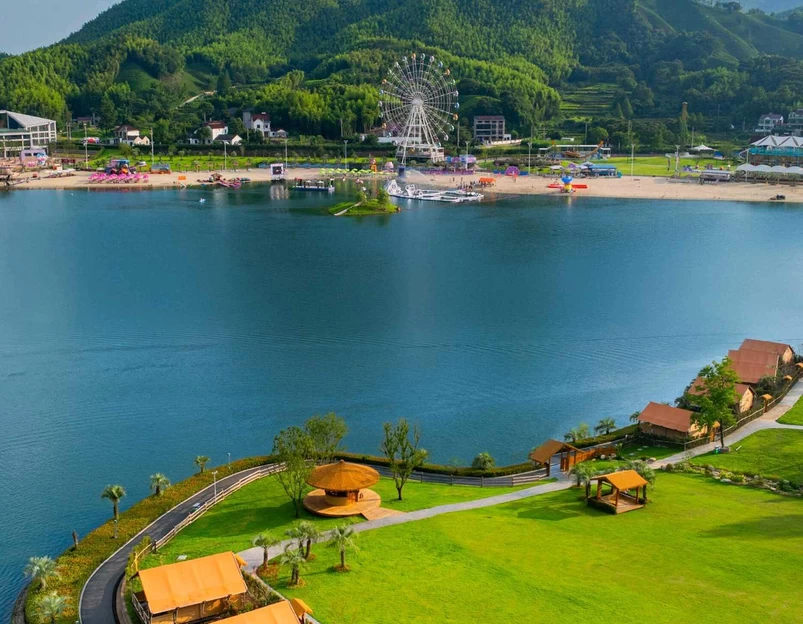 荣耀天空之城游客中心 - 湖州市旅游 1