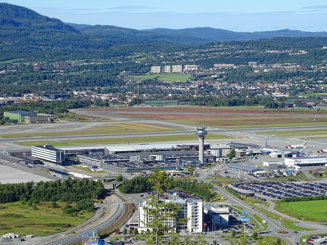 Trondheim Airport, Værnes