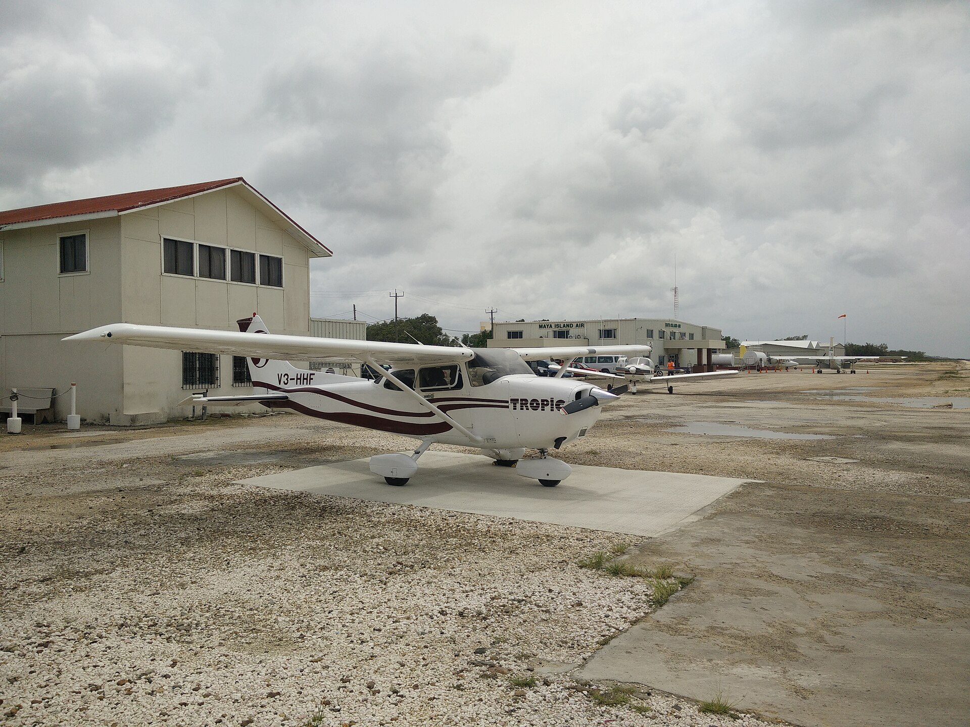 Sir Barry Bowen Municipal Airport
