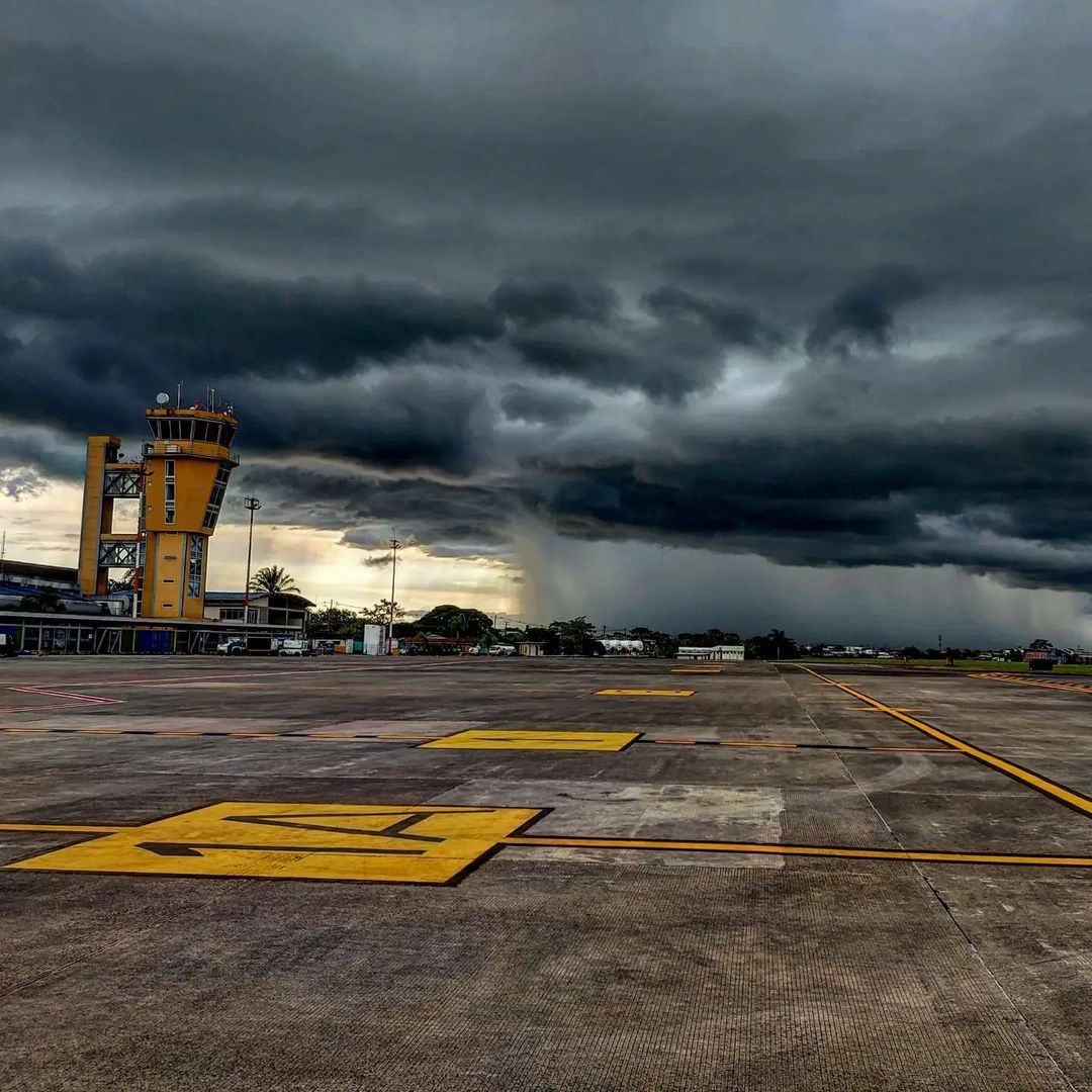 El Caraño Airport