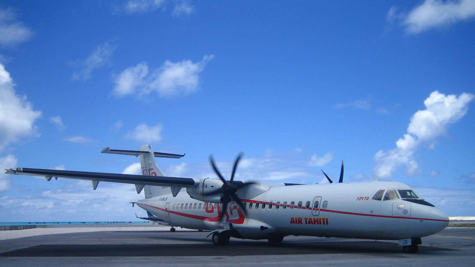 Totegegie Airport