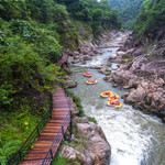 五指山红峡谷漂流