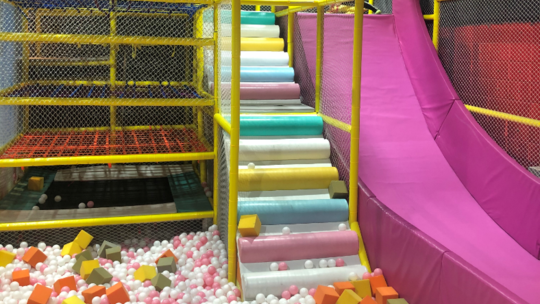 星空蹦床馆解放碑店