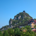 鸡笼山半月湖风景区