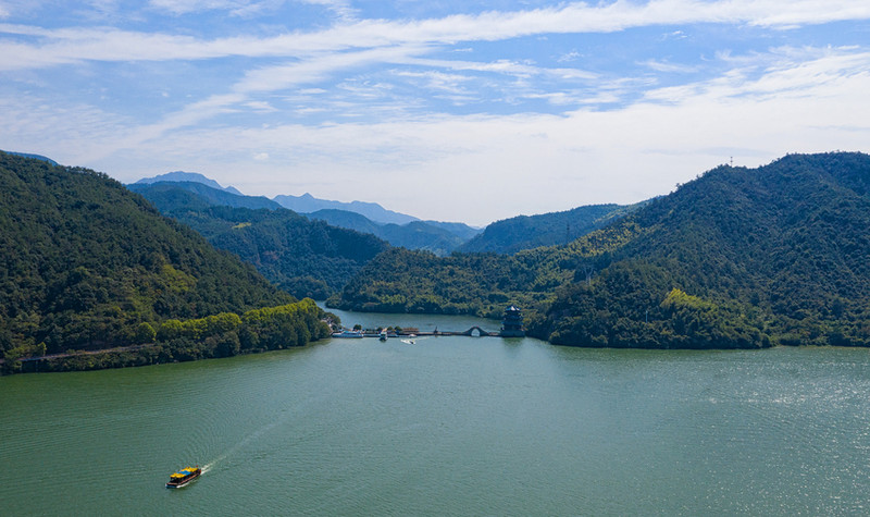 欣赏自然风光景点地址:浙江省杭州市富阳区东舒线北300米地图060起