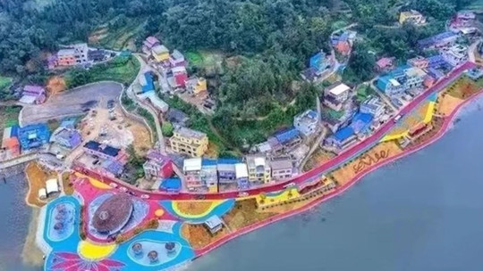 鞍玛湖七彩音乐风铃小镇门票