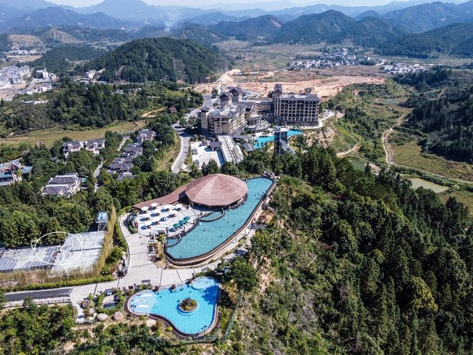 天然氧吧+养生温泉，呼吸高负氧离子泡温泉 - 贺州游记攻略【同程旅游攻略】