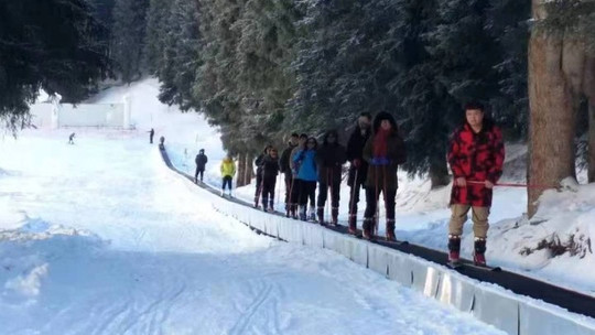 天山小峡谷滑雪场门票