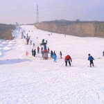 卧龙山国际滑雪场