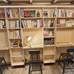 新竹护城河畔的树屋书店
