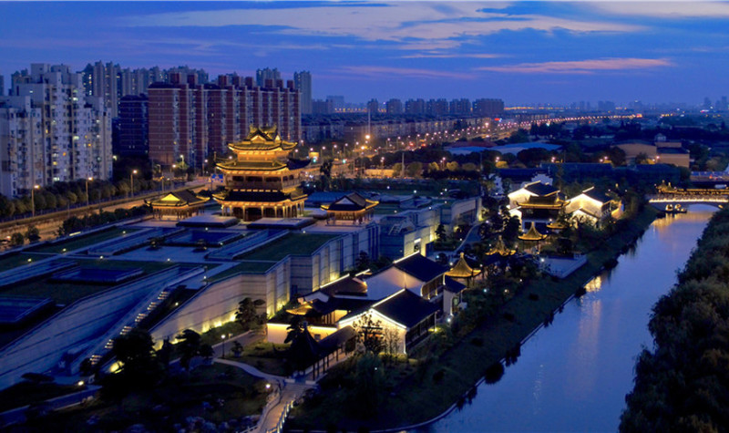 龙现代艺术中心