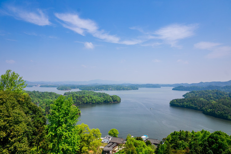 人间四月天,烟雨仙女湖,赏最美山水