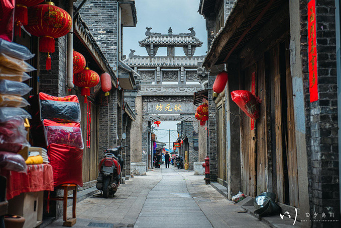 金东门老街就是其中之一,它位于兴化市古城东侧,距今已有千年历史