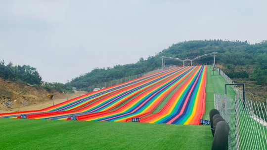 八楼村彩虹滑道门票