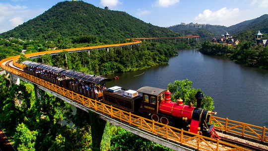 景点地址: 广东省深圳市盐田区大梅沙东部华侨城 地图 开放时间: 10