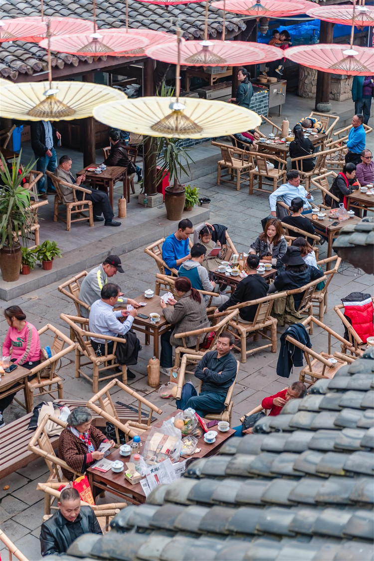 tips:老成都市井生活,美食,茶馆 喝盖碗茶,摆闲龙门阵,晒太阳,搓麻将