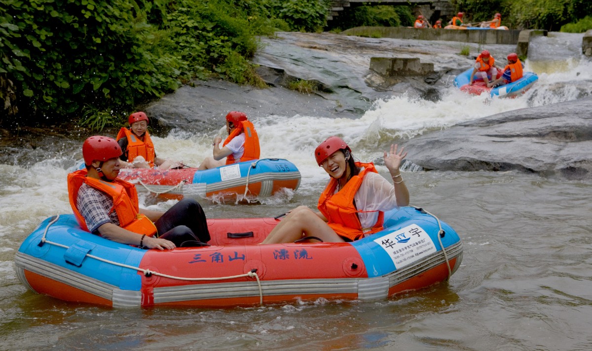 三角山龙潭峡漂流