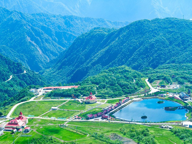 登成都之巅,西岭雪山胜境,清凉一夏
