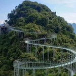 龙烈玻璃栈道景区