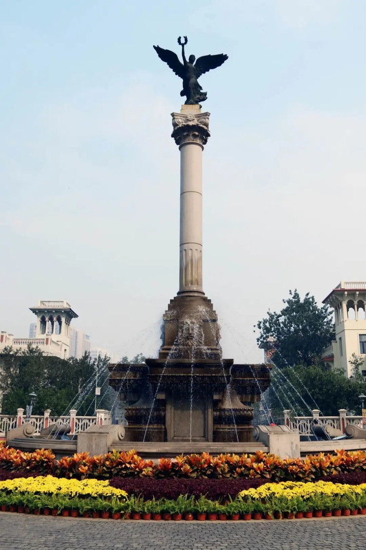 内有但丁广场,马可波罗广场回力俱乐部,意大利兵营等逛上一下午绝对没