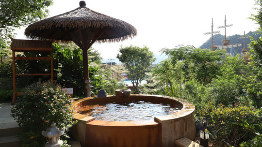 英德喀斯特汤泉水世界