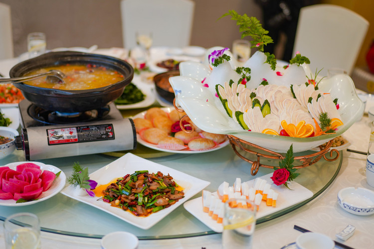 顺应季节的生态果蔬,天然营养全在里面,推荐食客们去品尝. 怡心园餐厅